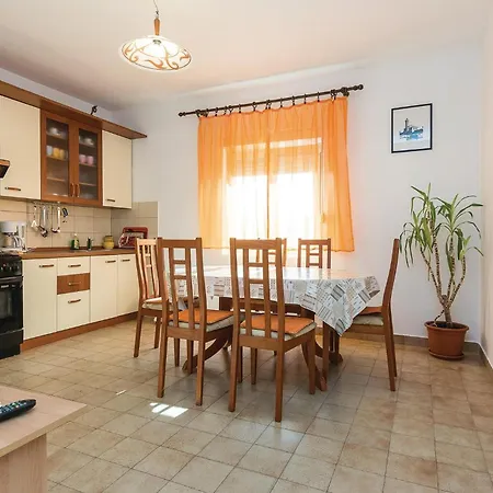 Frane Tudmana Ii Apartment Vir